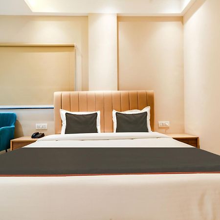 Collection O Hotel Mint 印多尔 外观 照片