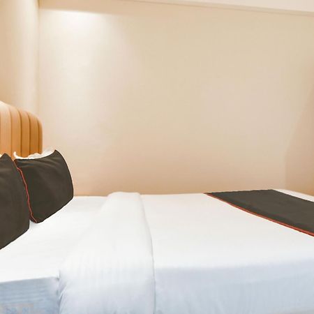 Collection O Hotel Mint 印多尔 外观 照片