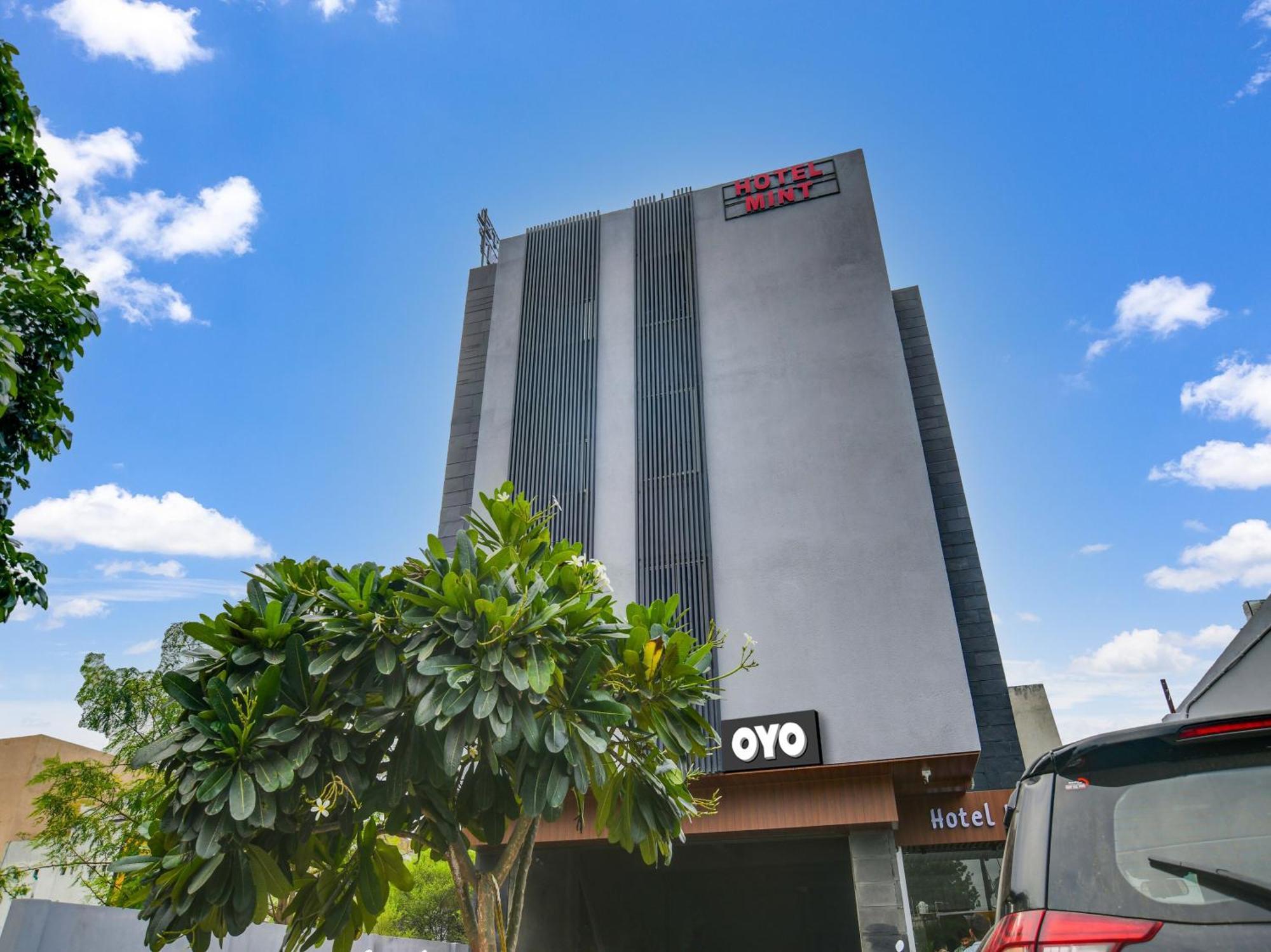 Collection O Hotel Mint 印多尔 外观 照片