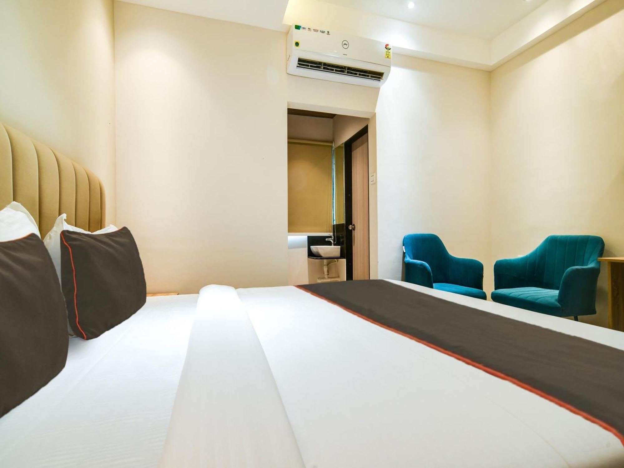 Collection O Hotel Mint 印多尔 外观 照片