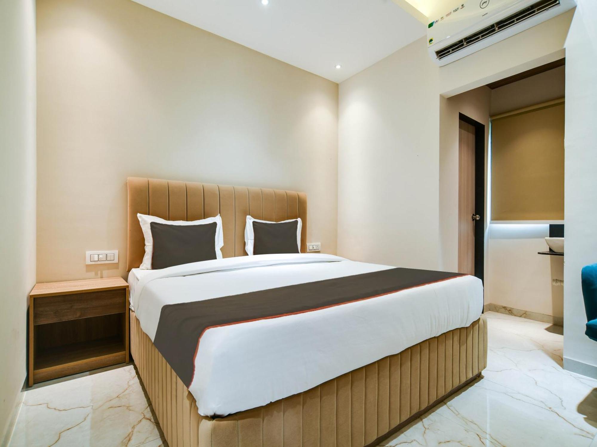 Collection O Hotel Mint 印多尔 外观 照片