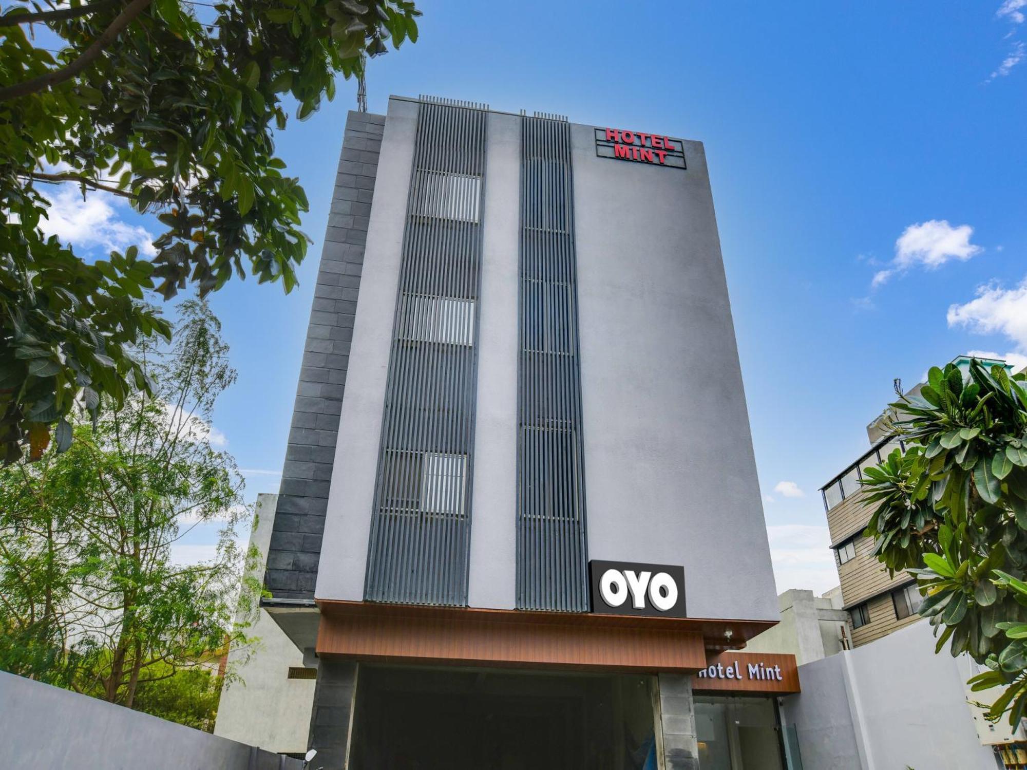 Collection O Hotel Mint 印多尔 外观 照片