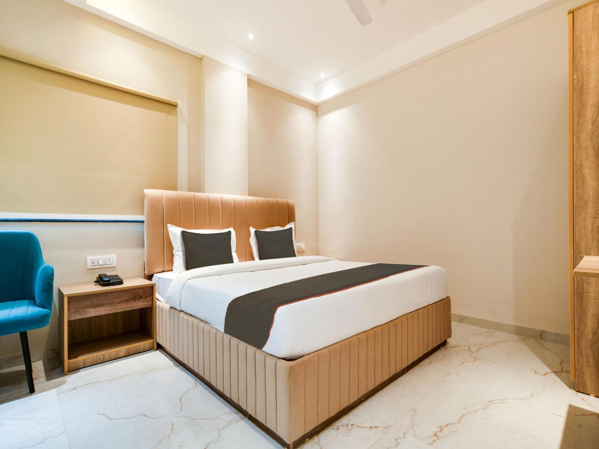 Collection O Hotel Mint 印多尔 外观 照片